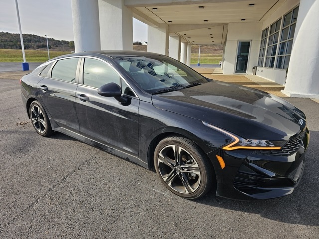 2022 Kia K5 GT-Line photo 2