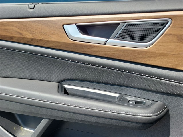 2025 Volkswagen Atlas SE Technology photo 11