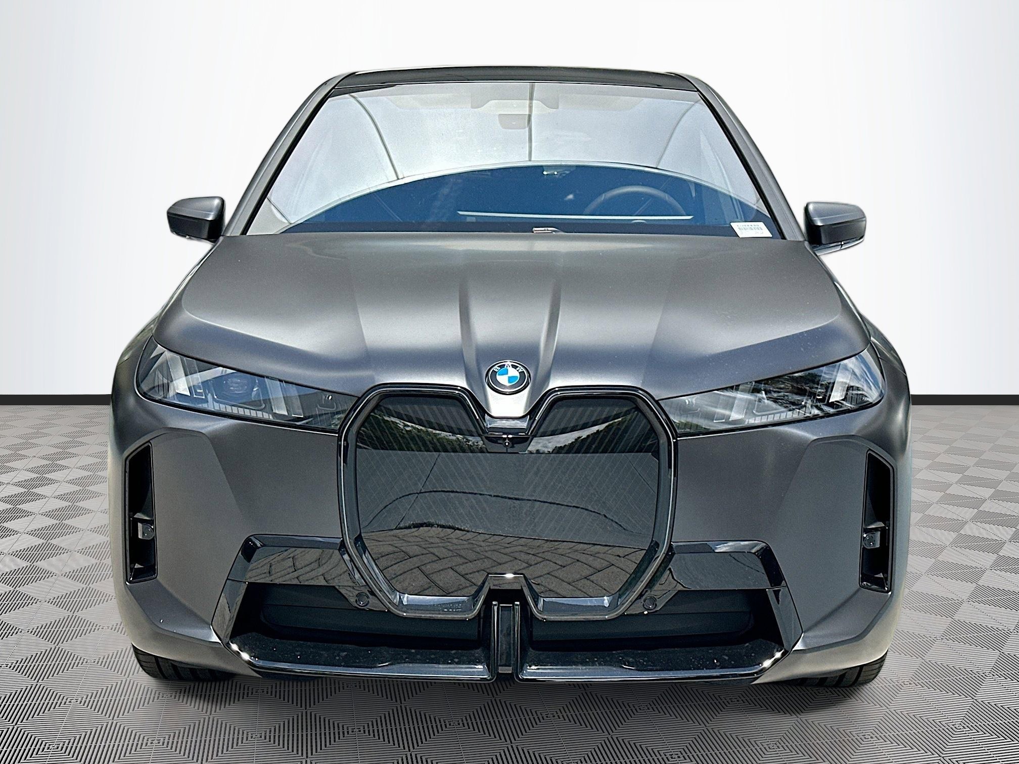 2026 Bmw iX photo 2