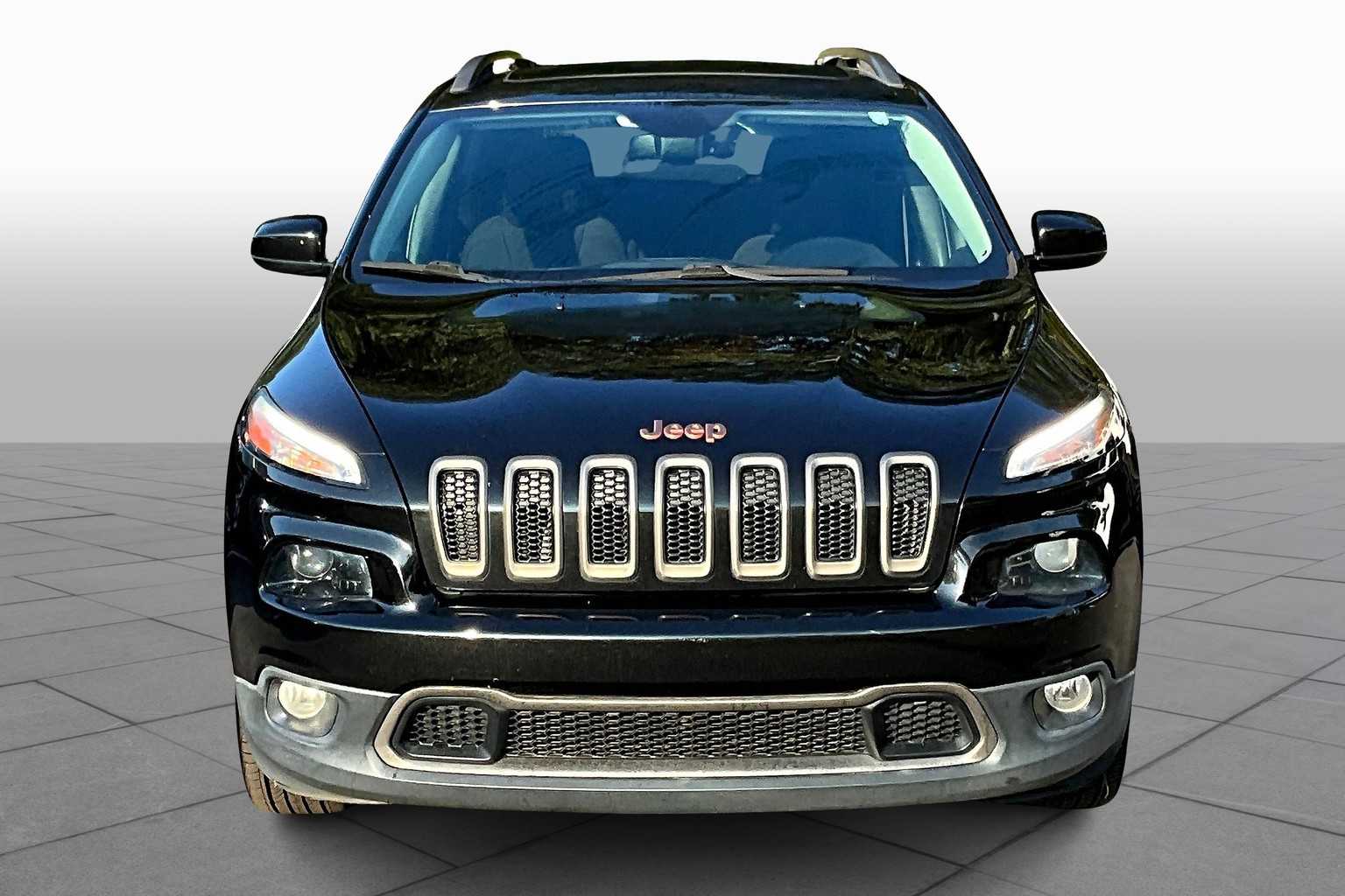 2016 Jeep Cherokee 80th Anniversary Edition photo 2