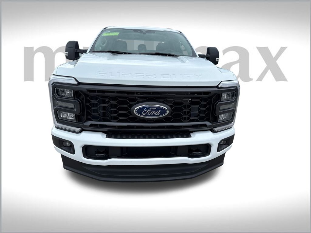2025 Ford F-350 photo 8