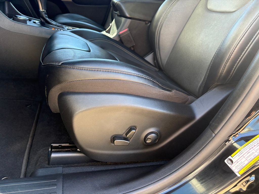 2022 Jeep Cherokee Limited photo 13