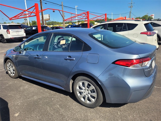 2024 Toyota Corolla LE photo 3