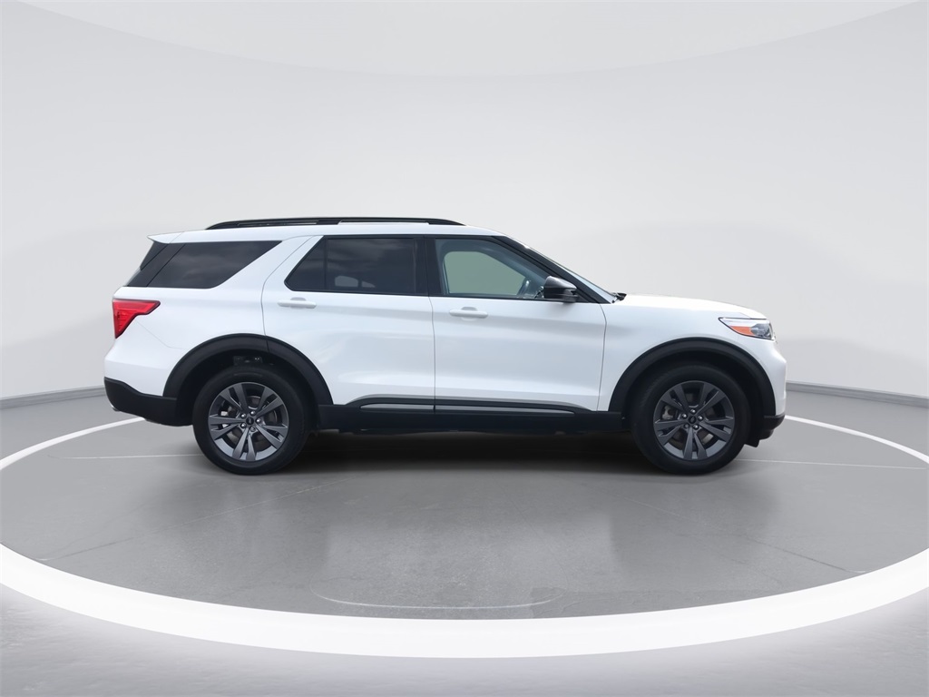 2023 Ford Explorer XLT photo 9
