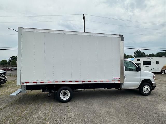 2024 Ford E-450 Cutaway photo 13