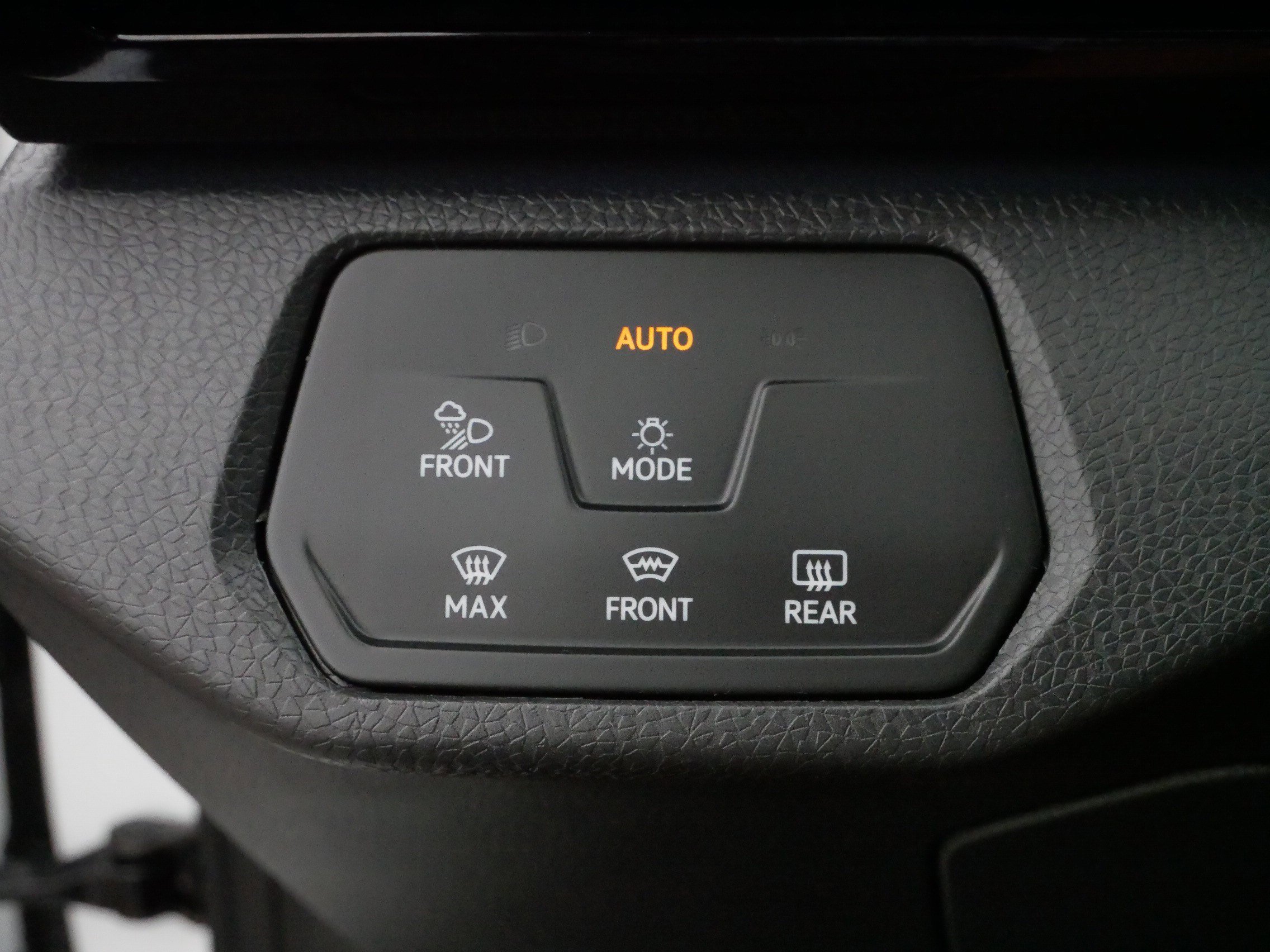 2023 Volkswagen ID.4 Pro Plus photo 26