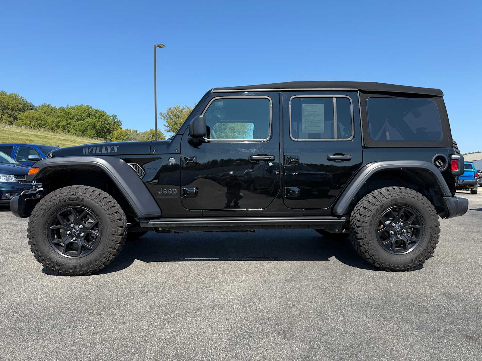 2024 Jeep Wrangler Willys photo 7