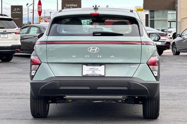 2026 Hyundai Kona SE photo 4
