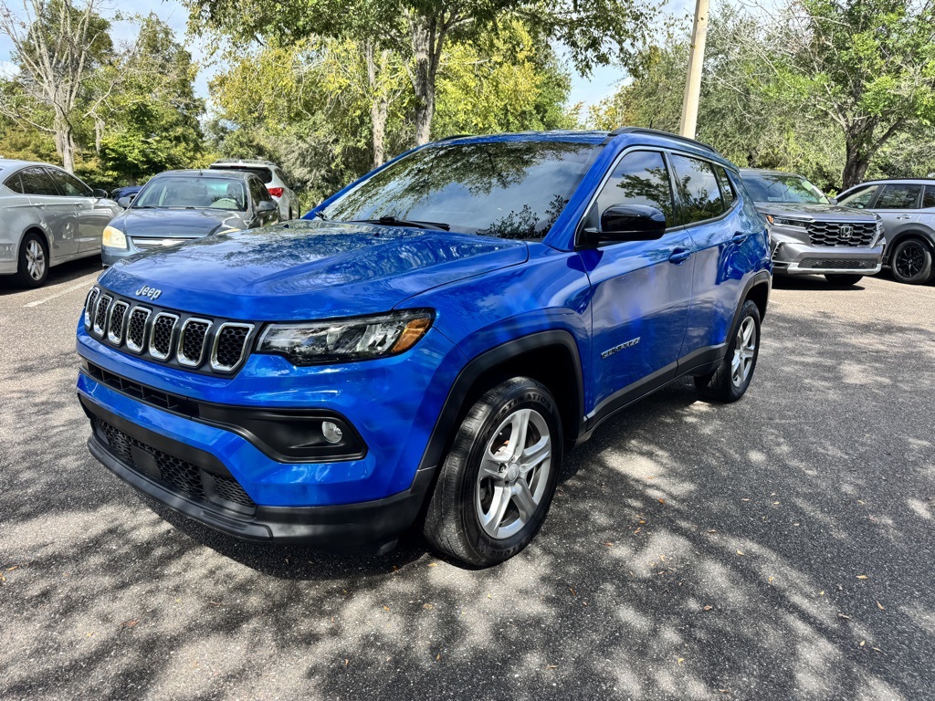 2024 Jeep Compass Latitude photo 3