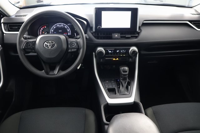 2023 Toyota RAV4 LE photo 2
