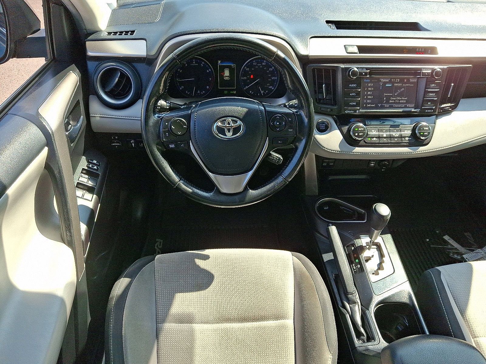 2018 Toyota RAV4 XLE photo 11