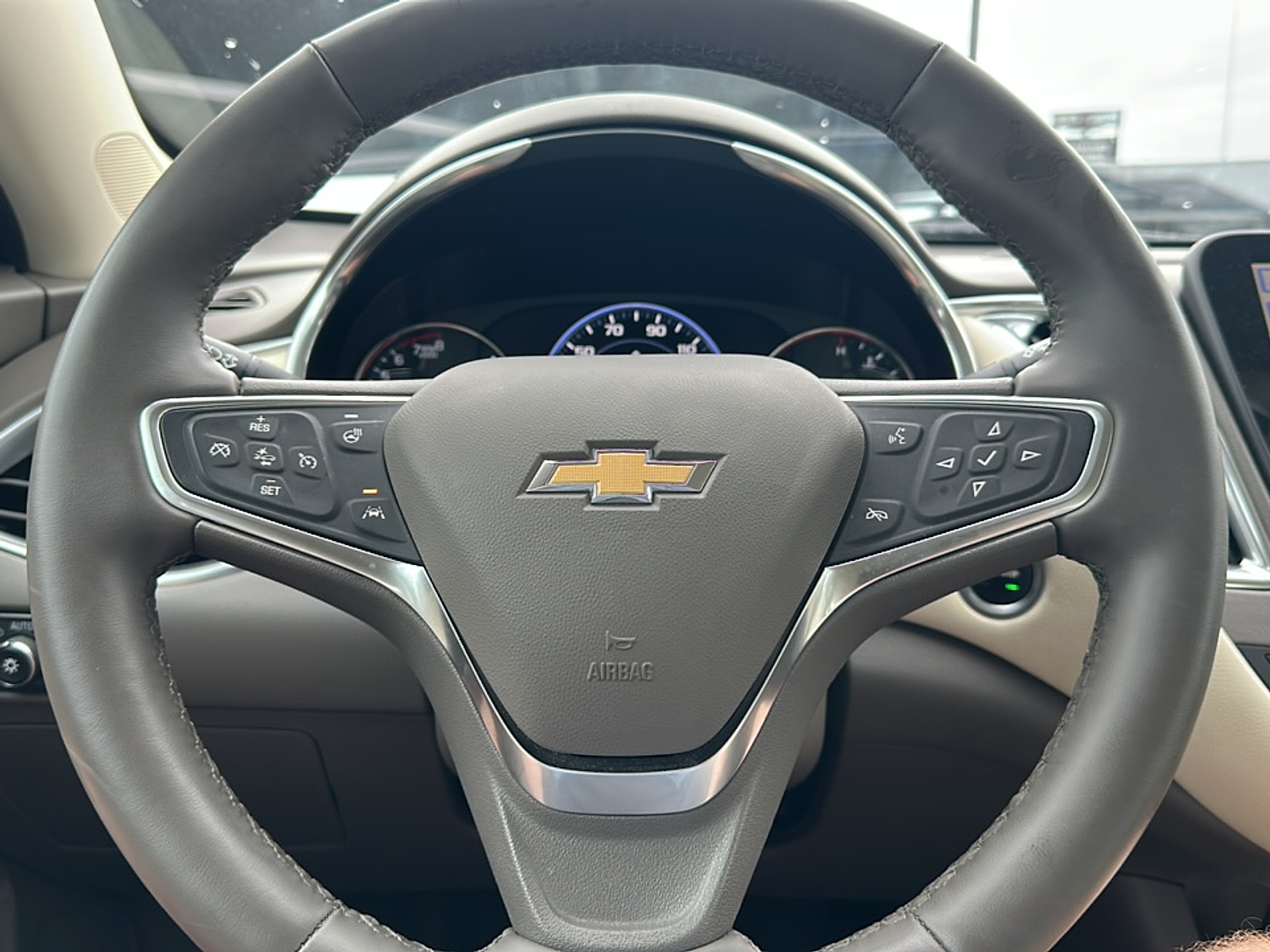 Used 2024 Lakeshore Blue Metallic CHEVROLET LT image 26