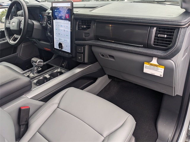 2025 Ford F-150 Lightning photo 26