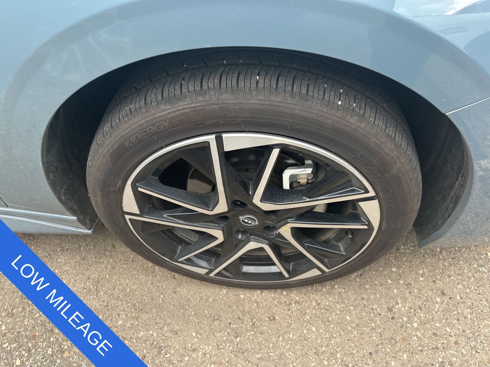 2025 Nissan Sentra SR photo 4