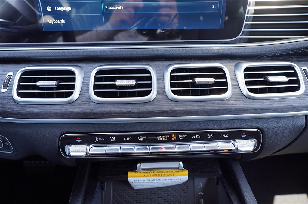 2026 Mercedes Benz GLS 450 4MATIC photo 19