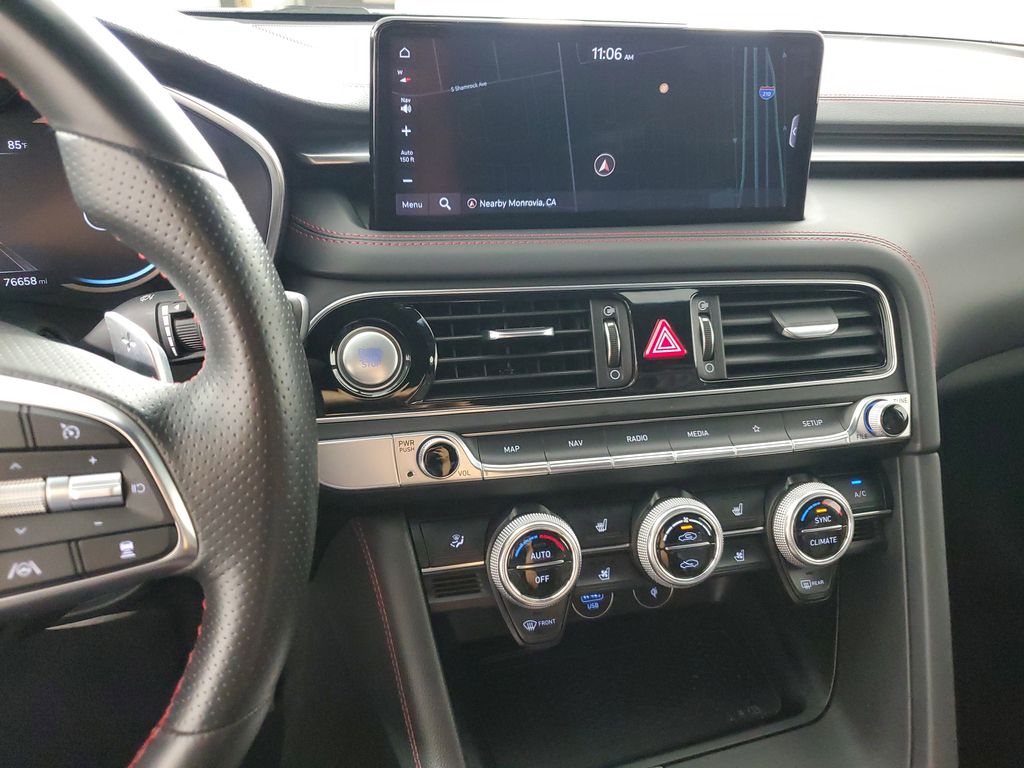 2022 Genesis G70 3.3T photo 16