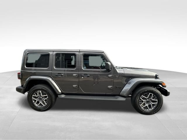 2025 Jeep Wrangler Sahara photo 2