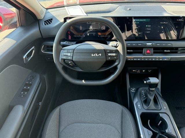 2025 Kia K4 LXS photo 10