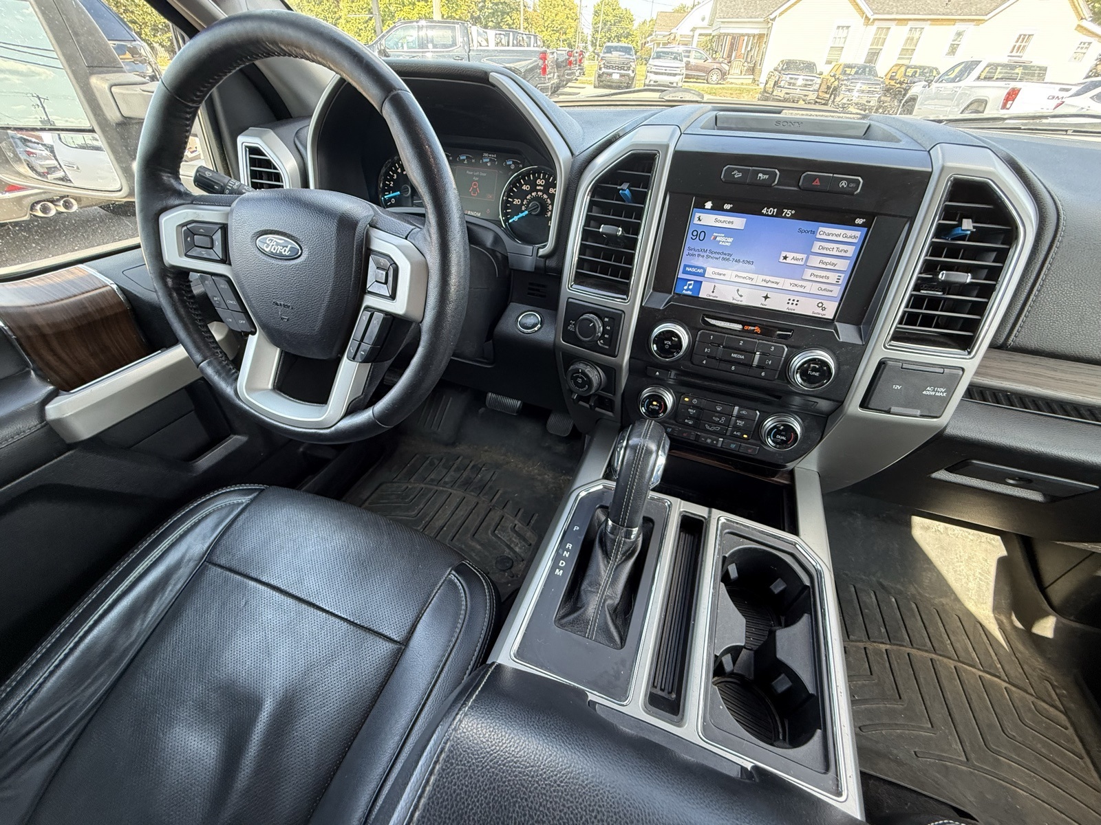 2017 Ford F-150 Lariat photo 3