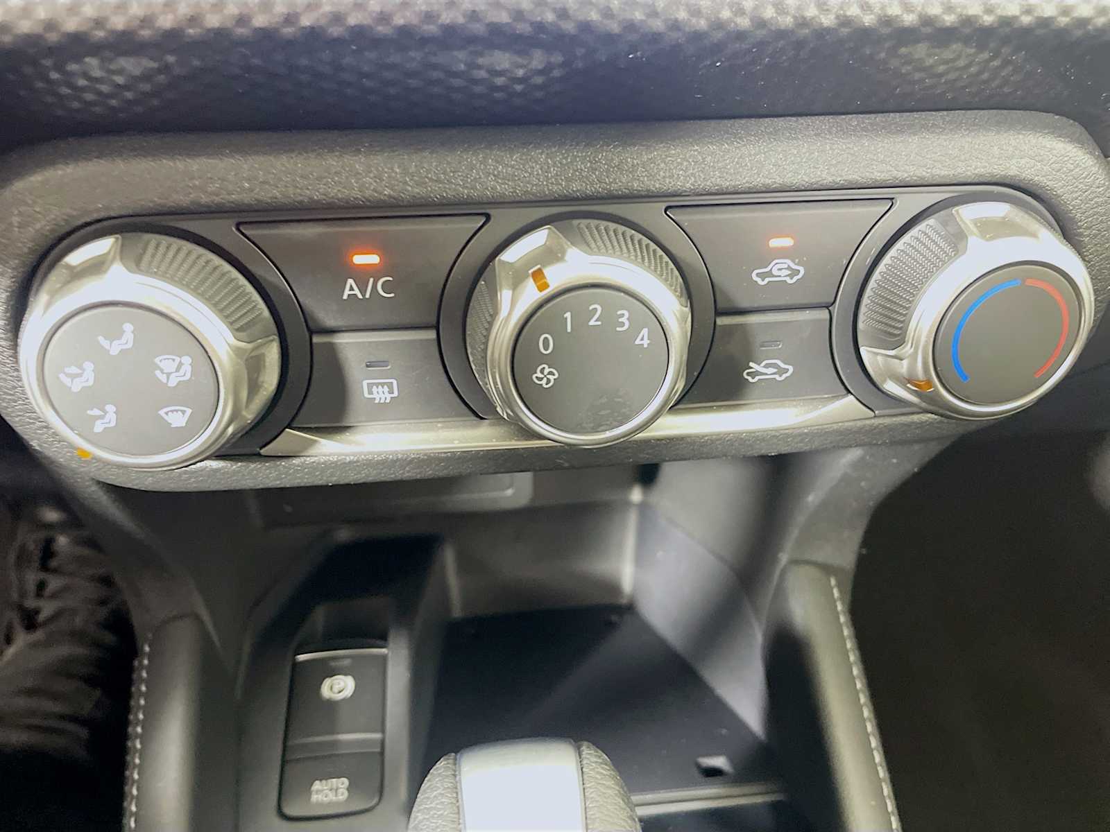 2023 Nissan Kicks SV photo 13