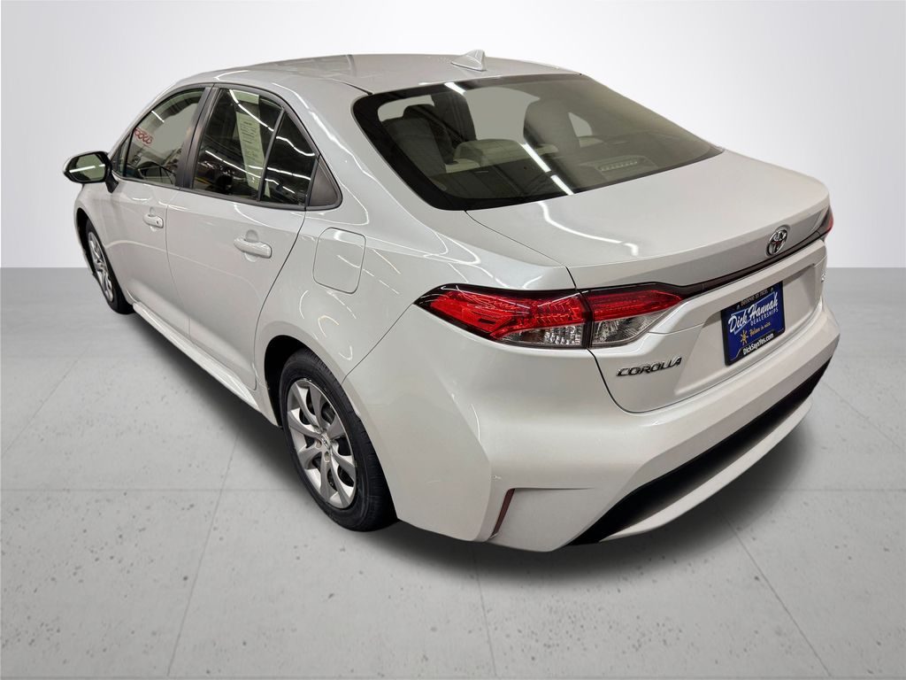 2022 Toyota Corolla LE photo 4