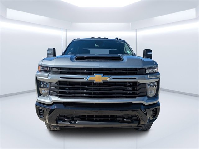 2025 Chevrolet Silverado 2500HD Custom photo 8