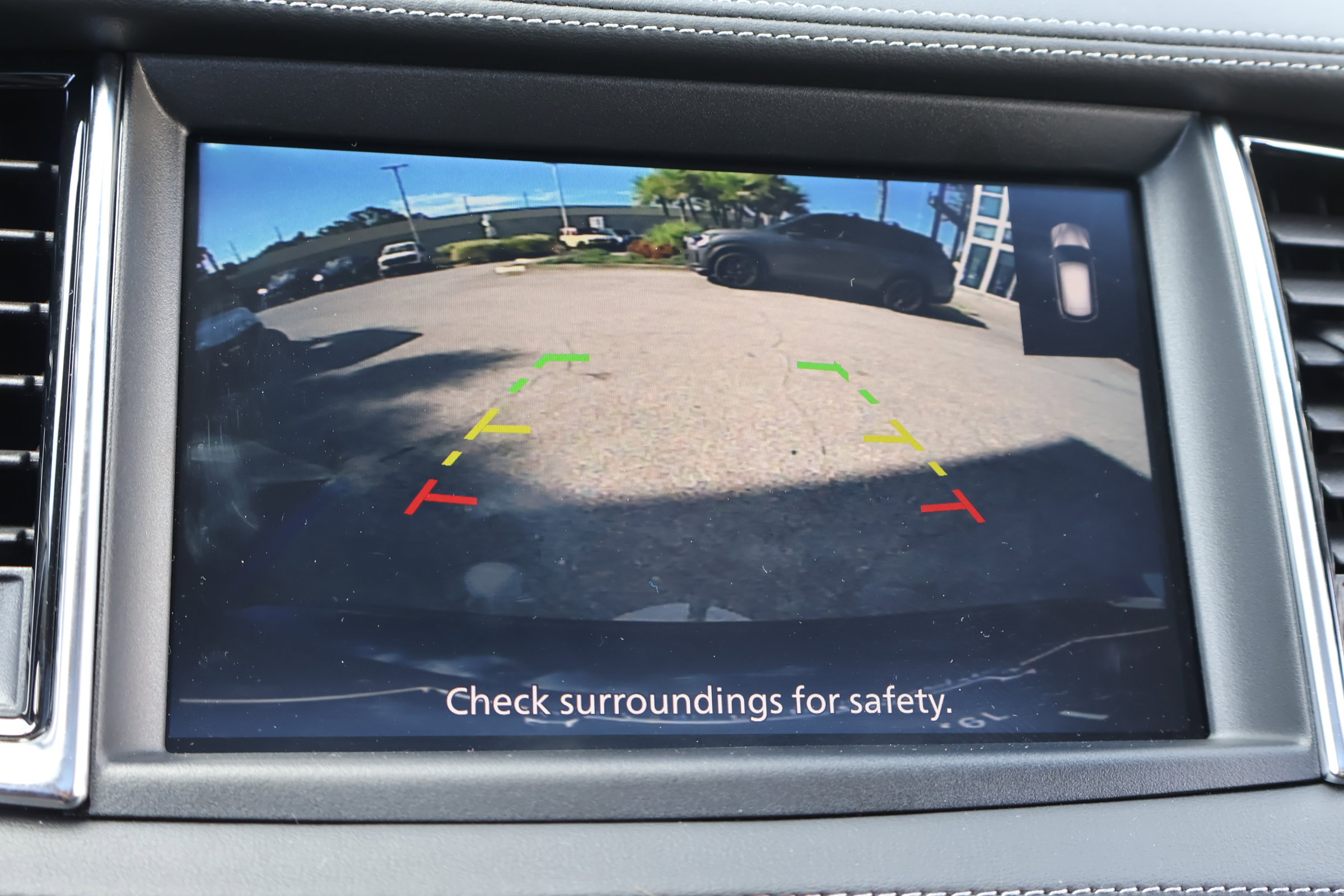 2025 Infiniti QX50 Luxe photo 3