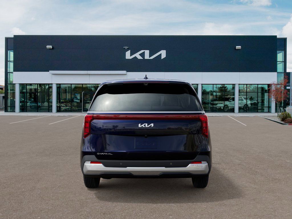 2026 Kia Carnival LXS photo 4
