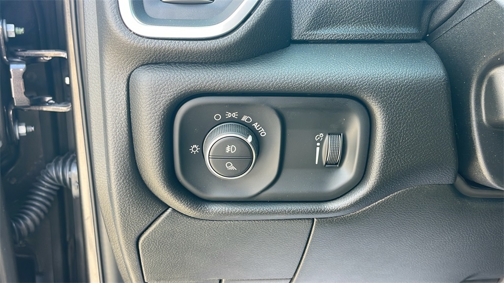 2026 Ram 2500 Big Horn photo 17