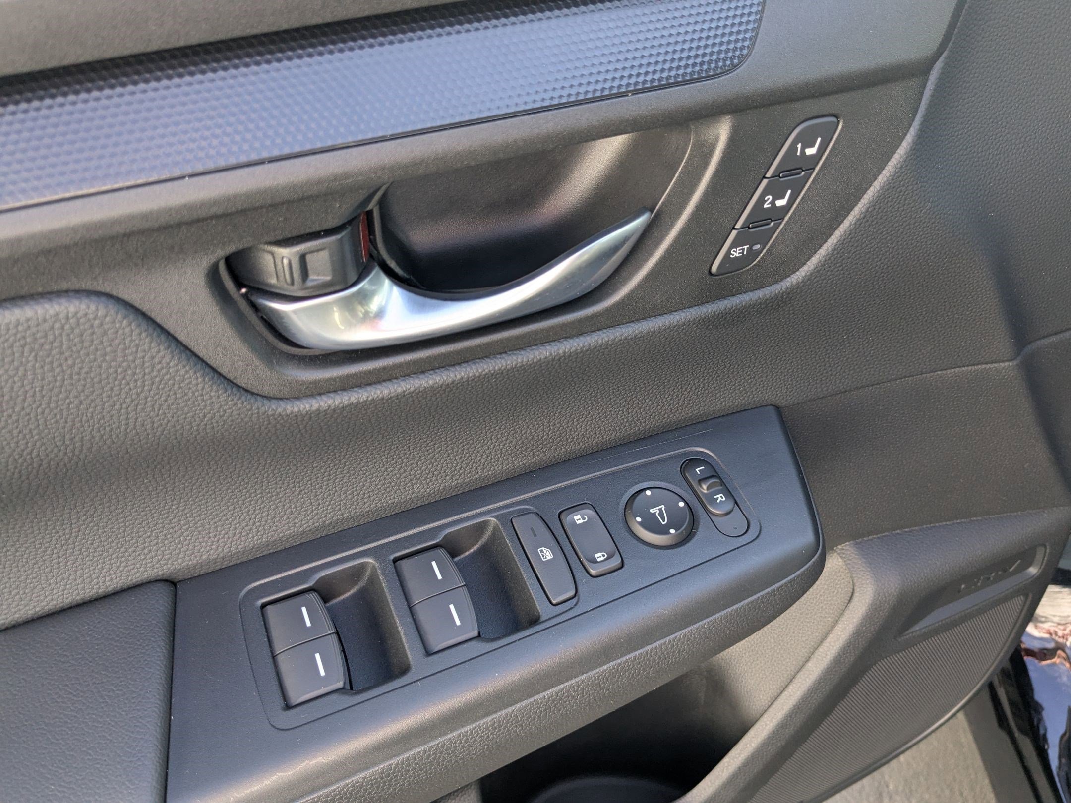2025 Honda CR-V Hybrid Sport-L photo 7