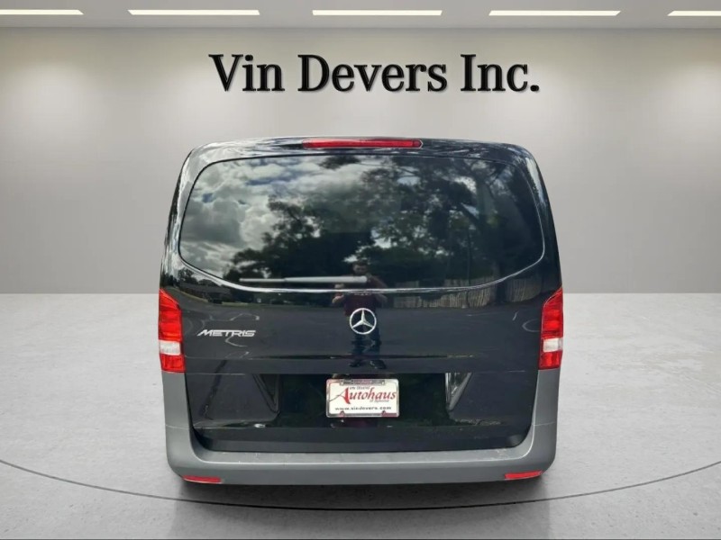 2023 Mercedes Benz Metris Passenger Van photo 6