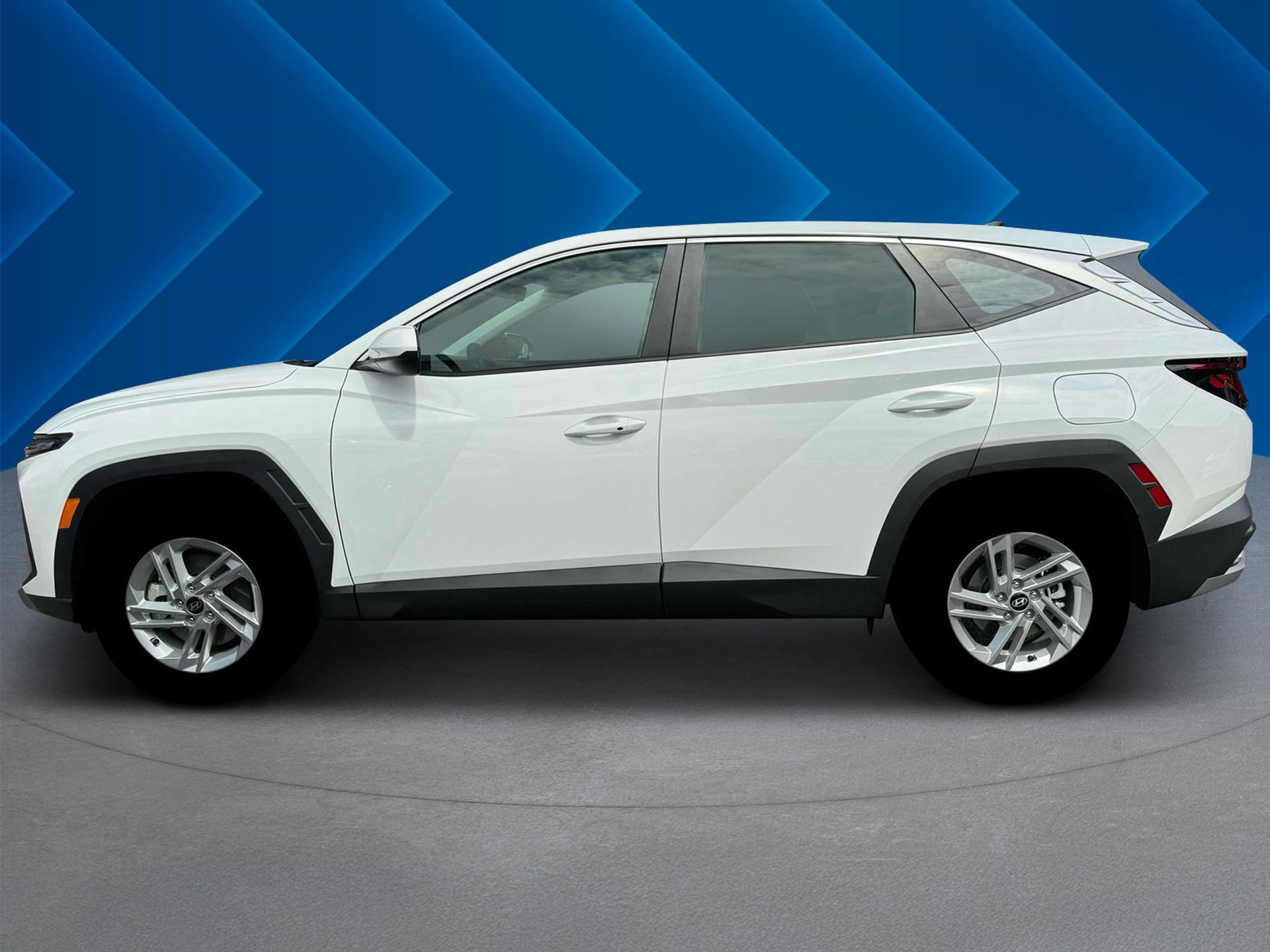2025 Hyundai Tucson SE photo 3