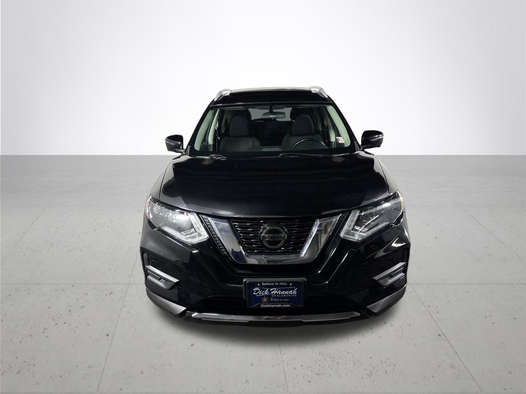 2018 Nissan Rogue SV photo 3