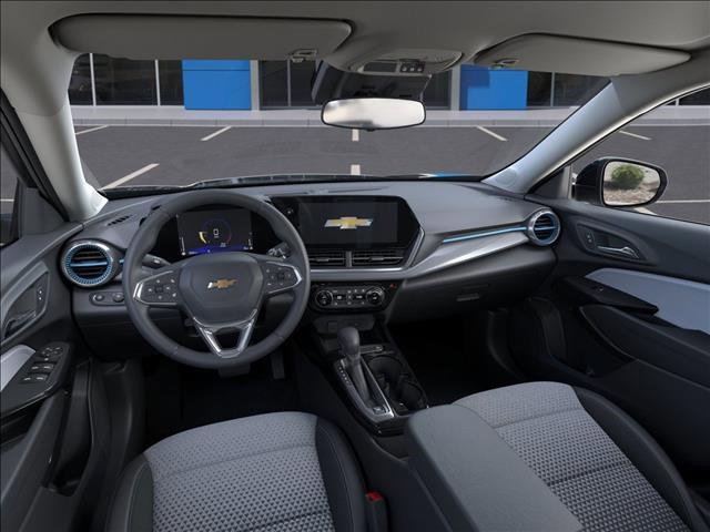 2025 Chevrolet Trax LT photo 13