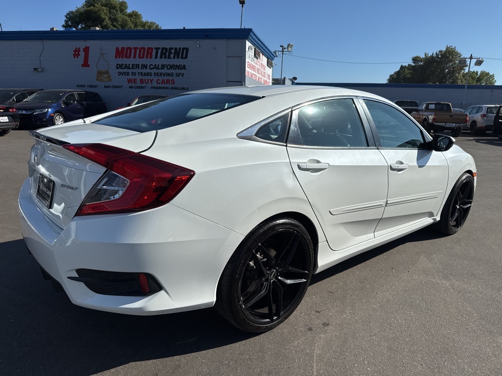 2019 Honda Civic Sport photo 4