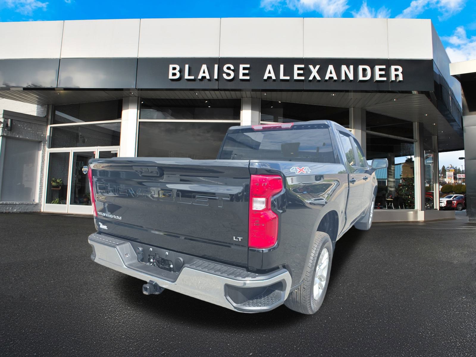 2024 Chevrolet Silverado 1500 LT photo 3