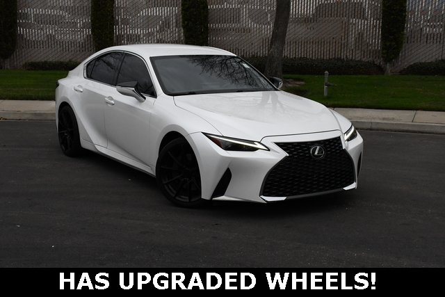 2021 Lexus IS 300's photo