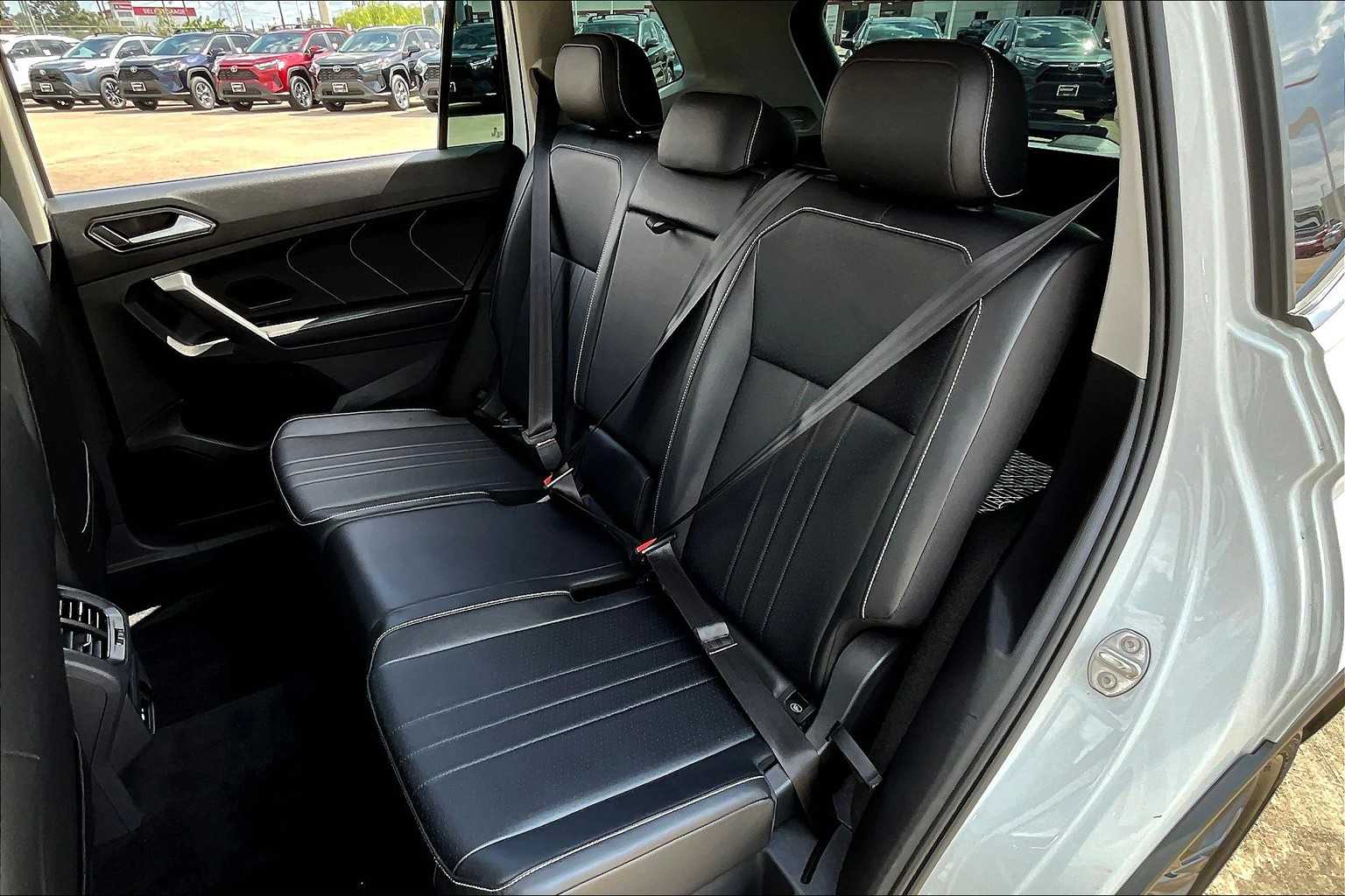 2022 Volkswagen Tiguan SE photo 37