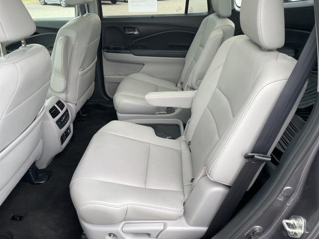 2019 Honda Pilot Elite photo 28