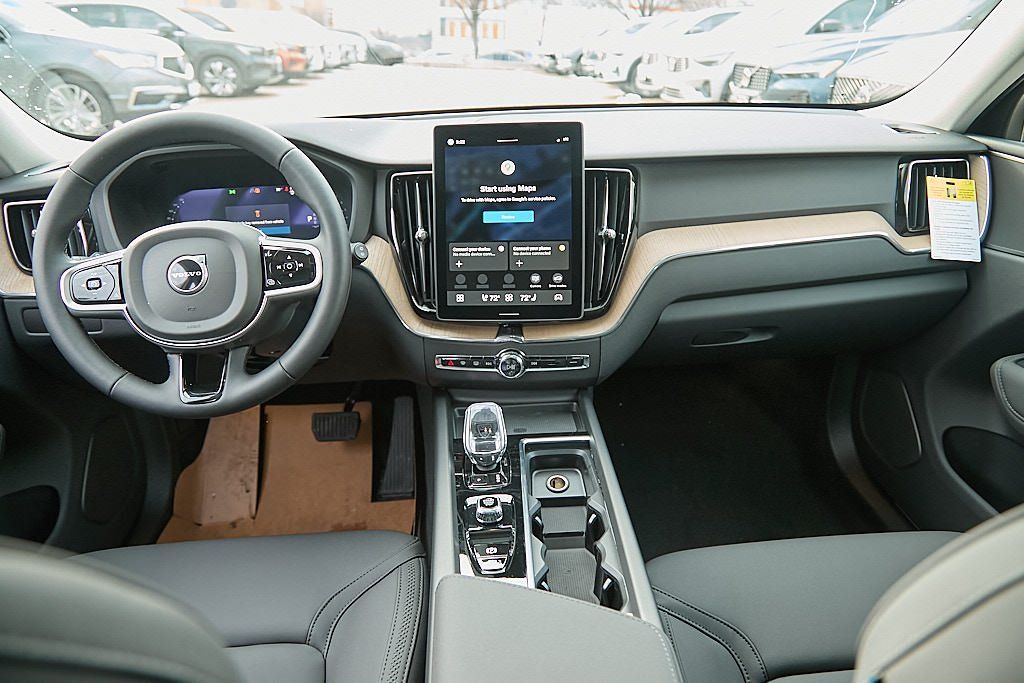 2026 VOLVO XC60 - Image 22