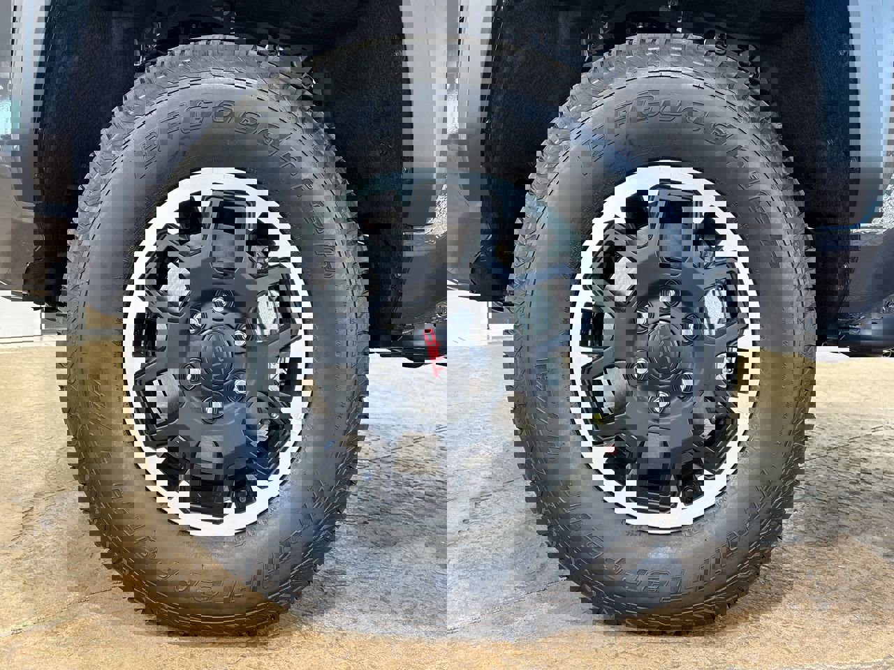 2025 Toyota Tacoma TRD Off-Road photo 9