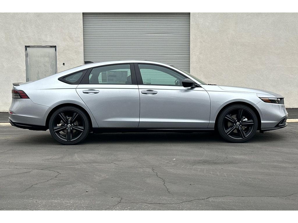 2025 Honda Accord Hybrid Sport-L photo 3