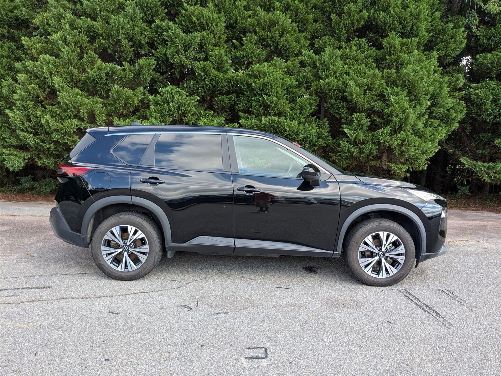 2023 Nissan Rogue SV photo 6