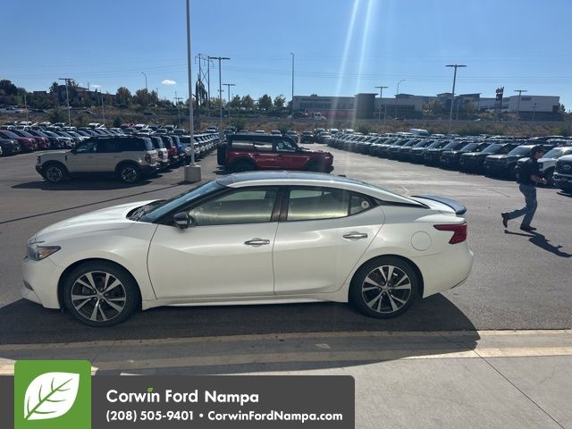 2017 Nissan Maxima Platinum photo 3