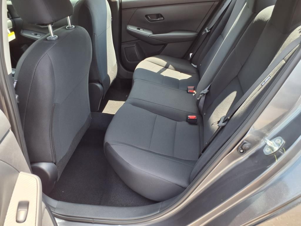 2025 Nissan Sentra S photo 11