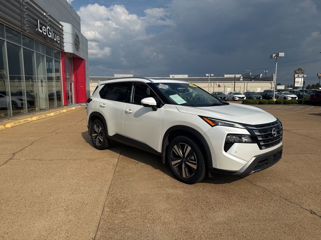 2024 Nissan Rogue SL photo 5