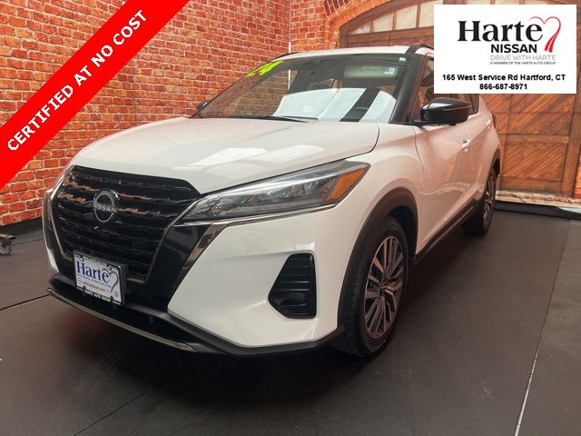 2024 Nissan Kicks SR photo 3