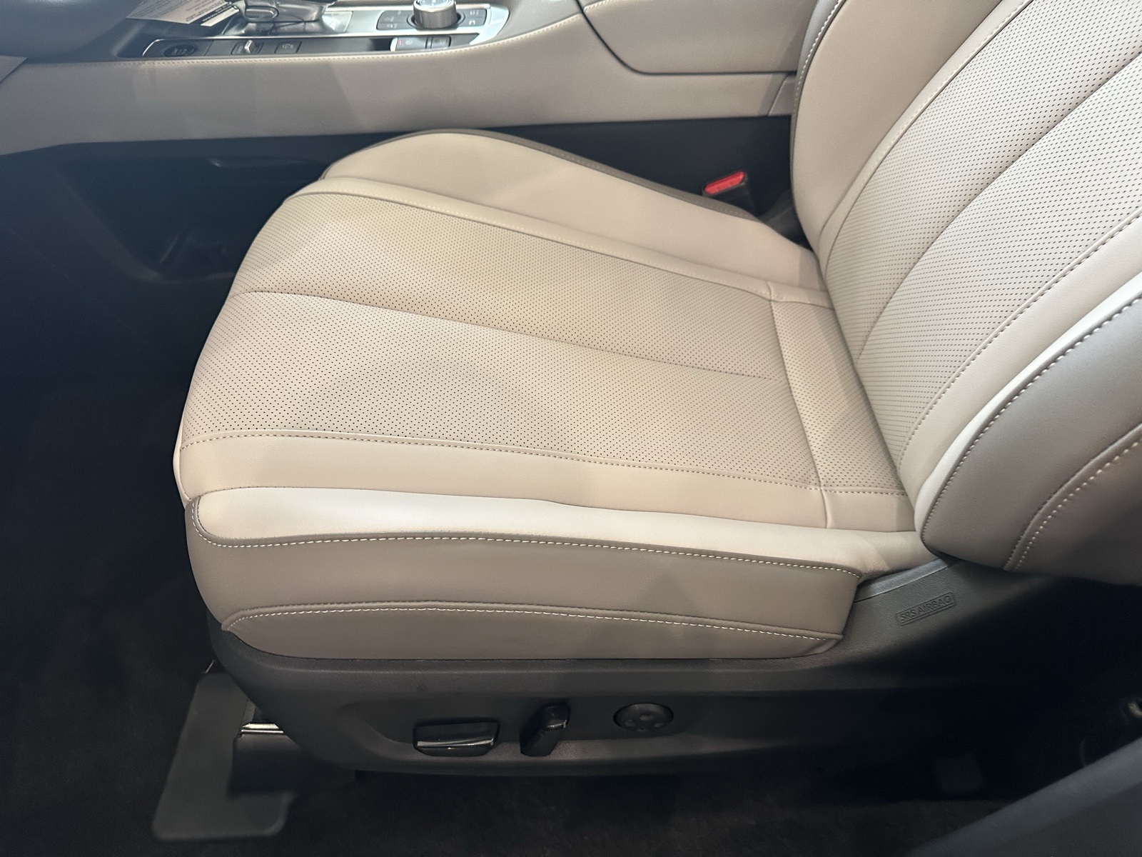 2026 Infiniti QX60 Luxe photo 14