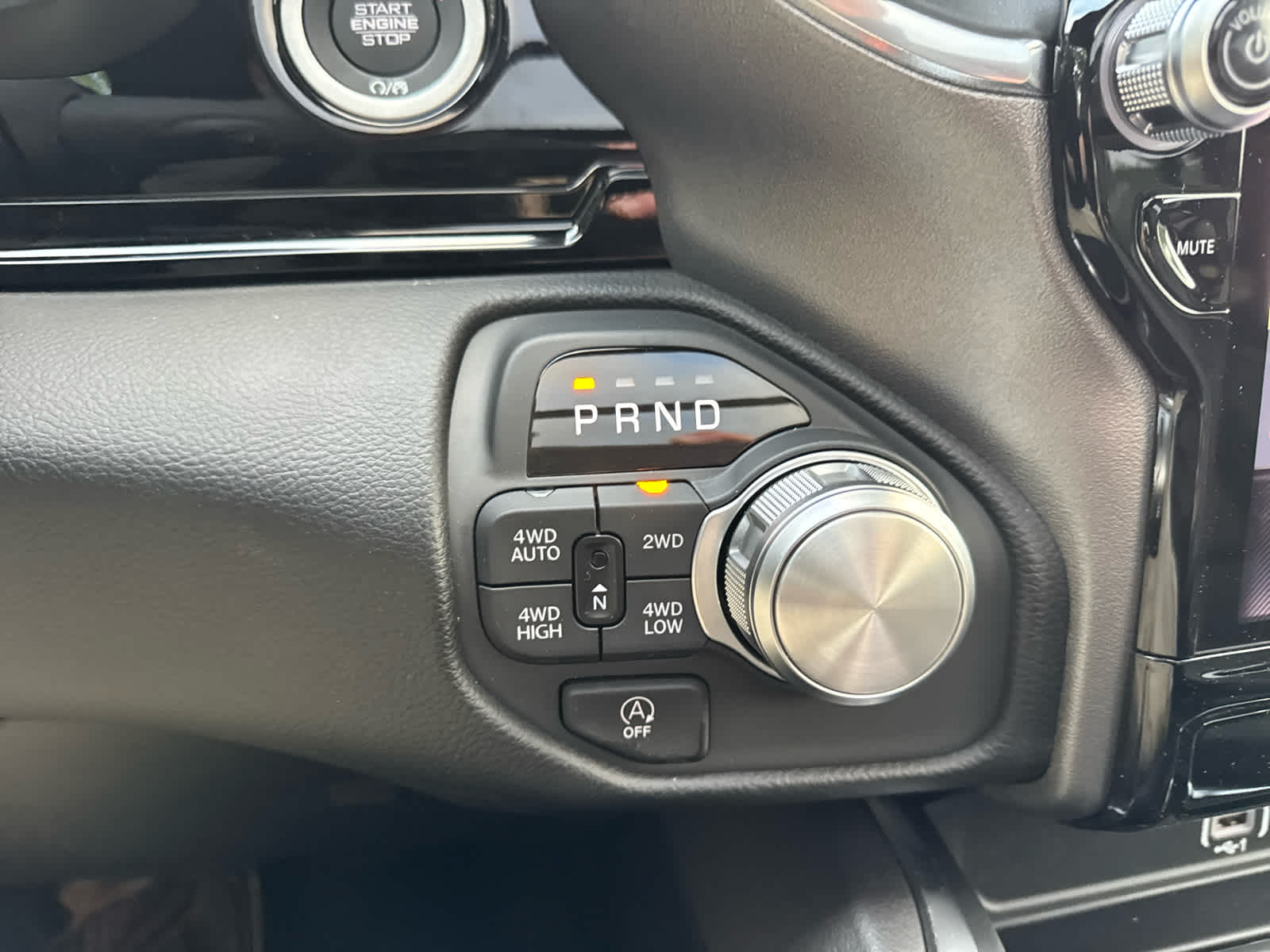 2025 Ram 1500 Laramie photo 29