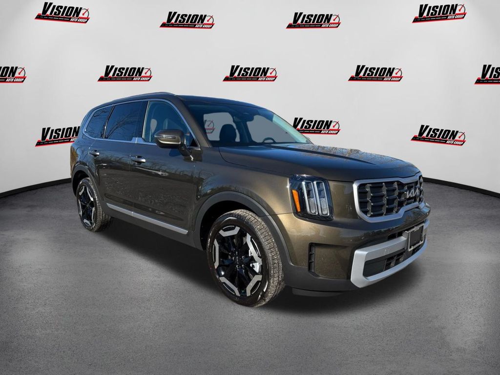 2025 Kia Telluride S photo 3